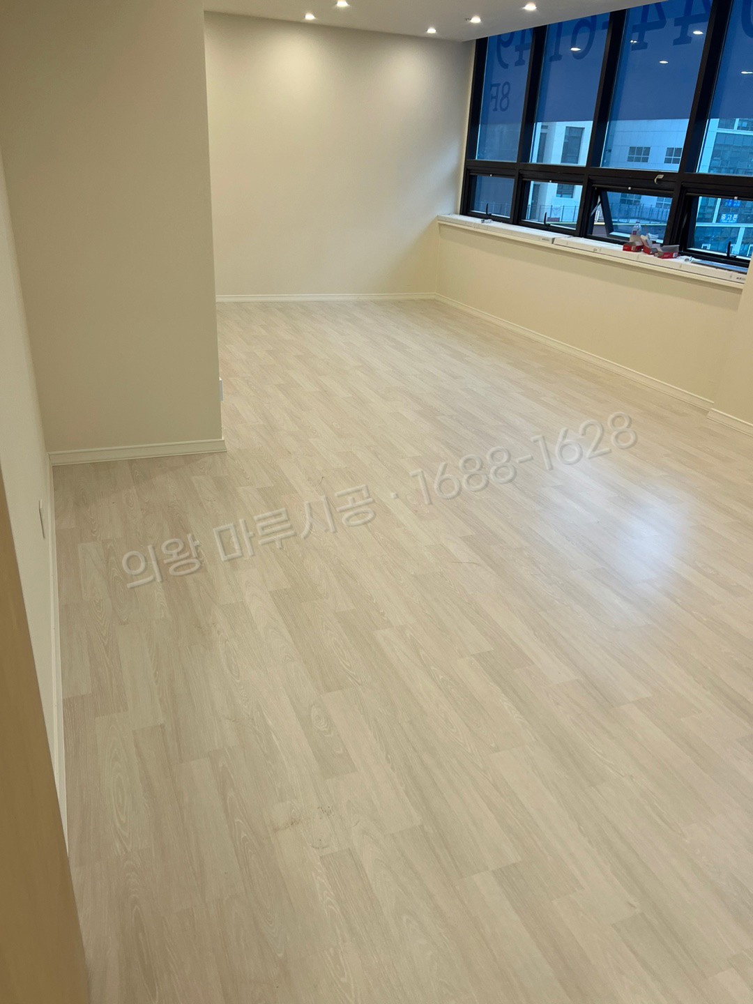 의왕 삼동 바닥공사 마루시공업체 강화마루 동화 클릭s 오크3 상가 시공 후