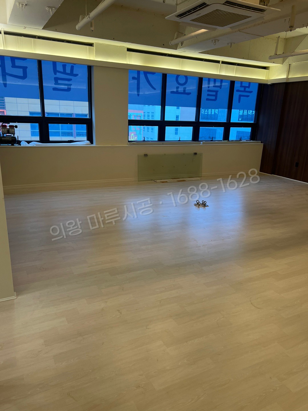 의왕 삼동 바닥공사 마루시공업체 강화마루 동화 클릭s 오크3 상가 시공 완료